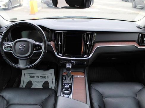 Used 2021 Volvo S60 T5 Momentum FWD image 13