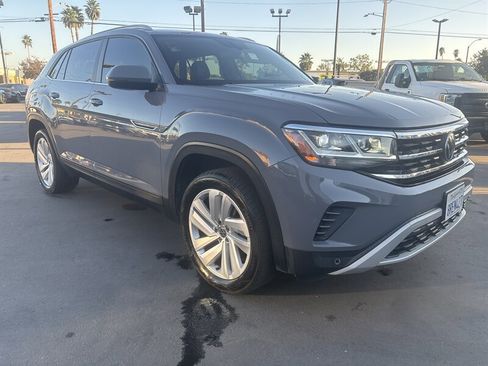 Used 2020 Volkswagen Atlas Cross Sport SE w/ Panoramic Sunroof Package image 14