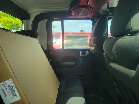 Used 2021 Jeep Gladiator Mojave image 10