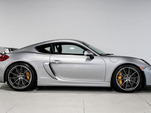 Used 2016 Porsche Cayman GT4 RWD image 2