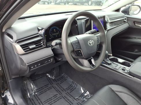 Used 2025 Toyota Camry LE image 15