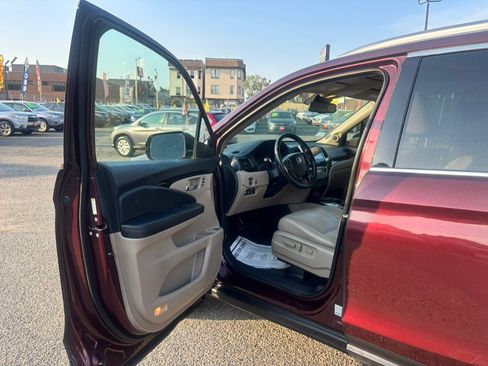 Used 2016 Honda Pilot Touring image 14
