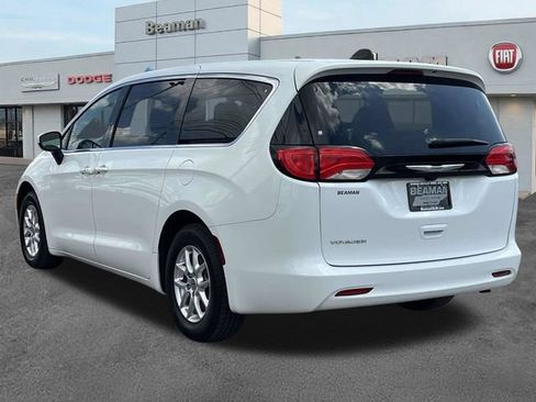 Used 2023 Chrysler Voyager LX FWD image 5