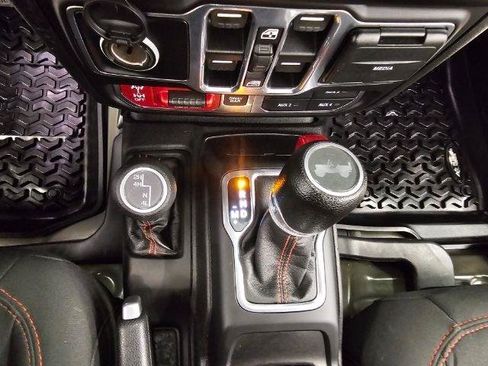 Used 2020 Jeep Wrangler Unlimited Rubicon AWD/4WD image 25