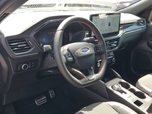 Certified 2023 Ford Escape ST-Line w/ Tech Pack #1 AWD/4WD image 15