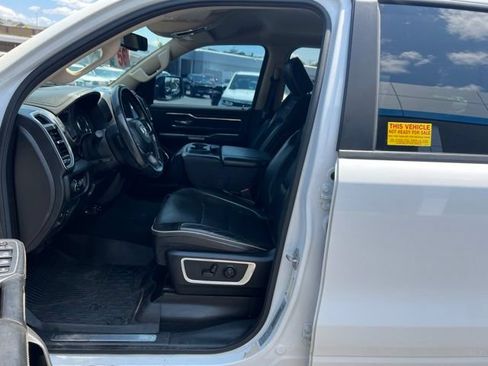 Used 2019 RAM 1500 Laramie AWD/4WD image 18