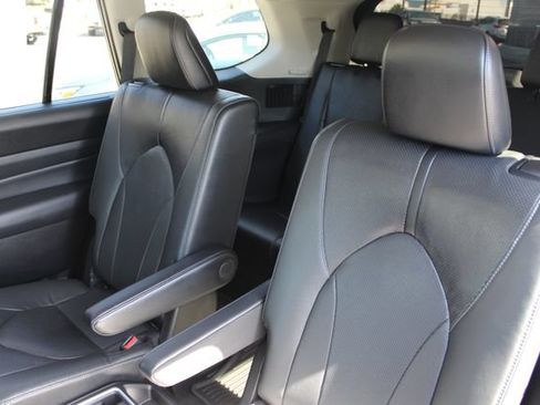 Certified 2025 Toyota Grand Highlander FWD image 31