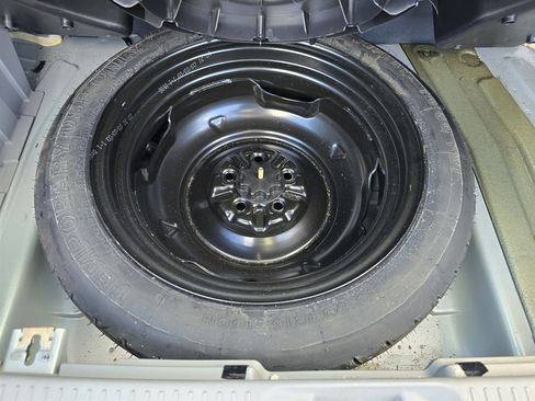 Used 2003 Pontiac Vibe Base w/ Power Group Value Package image 7