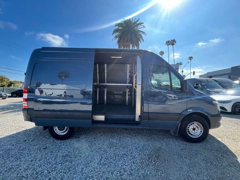 Used 2018 Mercedes-Benz Sprinter 2500 image 5