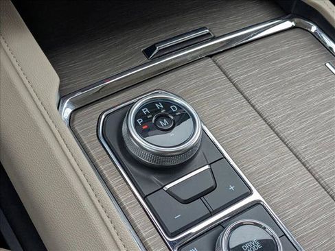 Used 2024 Ford Expedition Max Limited image 18