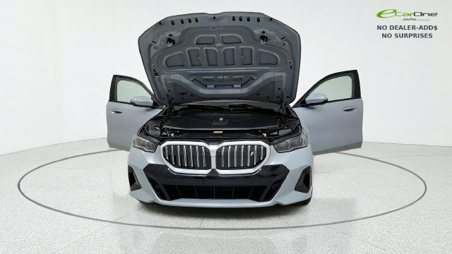 Used 2026 BMW i5 eDrive40 RWD image 13