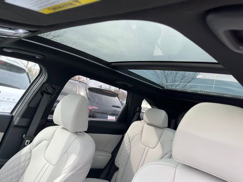 Certified 2025 Kia Sorento SX Prestige image 16