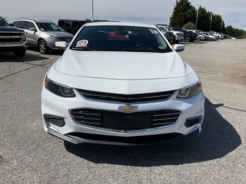 Used 2018 Chevrolet Malibu LT image 2