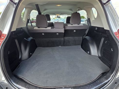 Used 2013 Toyota RAV4 LE FWD image 27