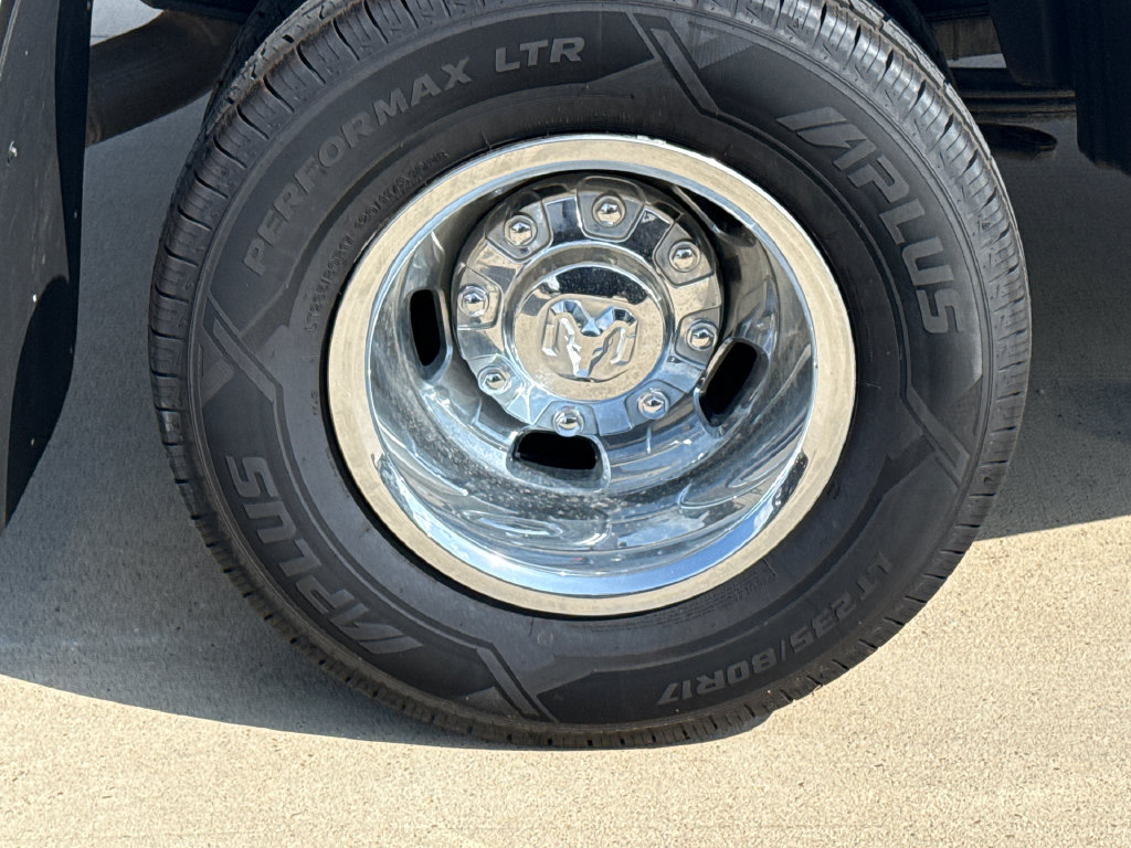 Used 2024 RAM 3500 Tradesman w/ Chrome Appearance Group AWD/4WD image 10