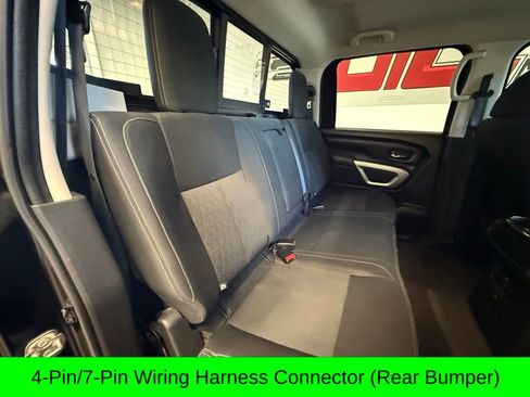 Used 2018 Nissan Titan SV w/ SV Convenience Package RWD image 14