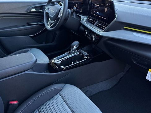 New 2026 Chevrolet Trax LT w/ Sunroof Package image 16