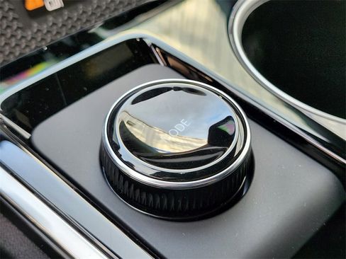 New 2026 Chevrolet Equinox LT w/ Convenience Package II image 25