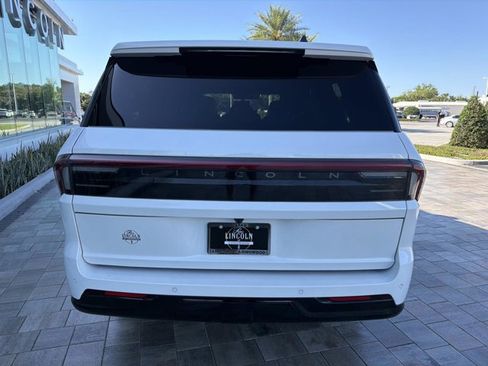 New 2026 Lincoln Navigator L Reserve AWD/4WD image 3