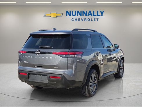 Used 2025 Nissan Pathfinder SV AWD/4WD image 5