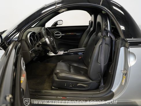 Used 2006 Chevrolet SSR w/ Preferred Equipment Group RWD image 3