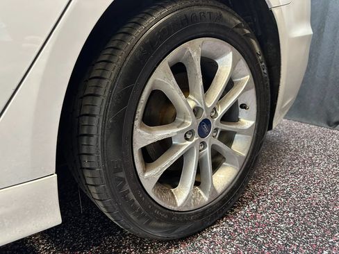 Used 2019 Ford Fusion SE FWD image 34