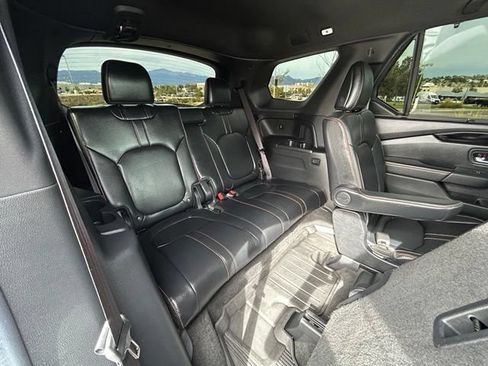 Used 2025 Honda Pilot TrailSport image 30