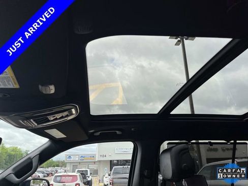 Certified 2024 Jeep Wagoneer Series II w/ Convenience Group I AWD/4WD image 32