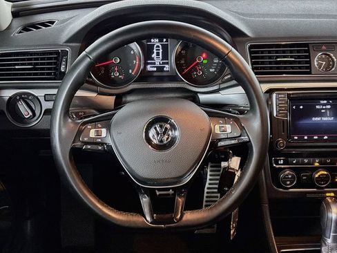 Used 2017 Volkswagen Passat 1.8T R-Line FWD image 13