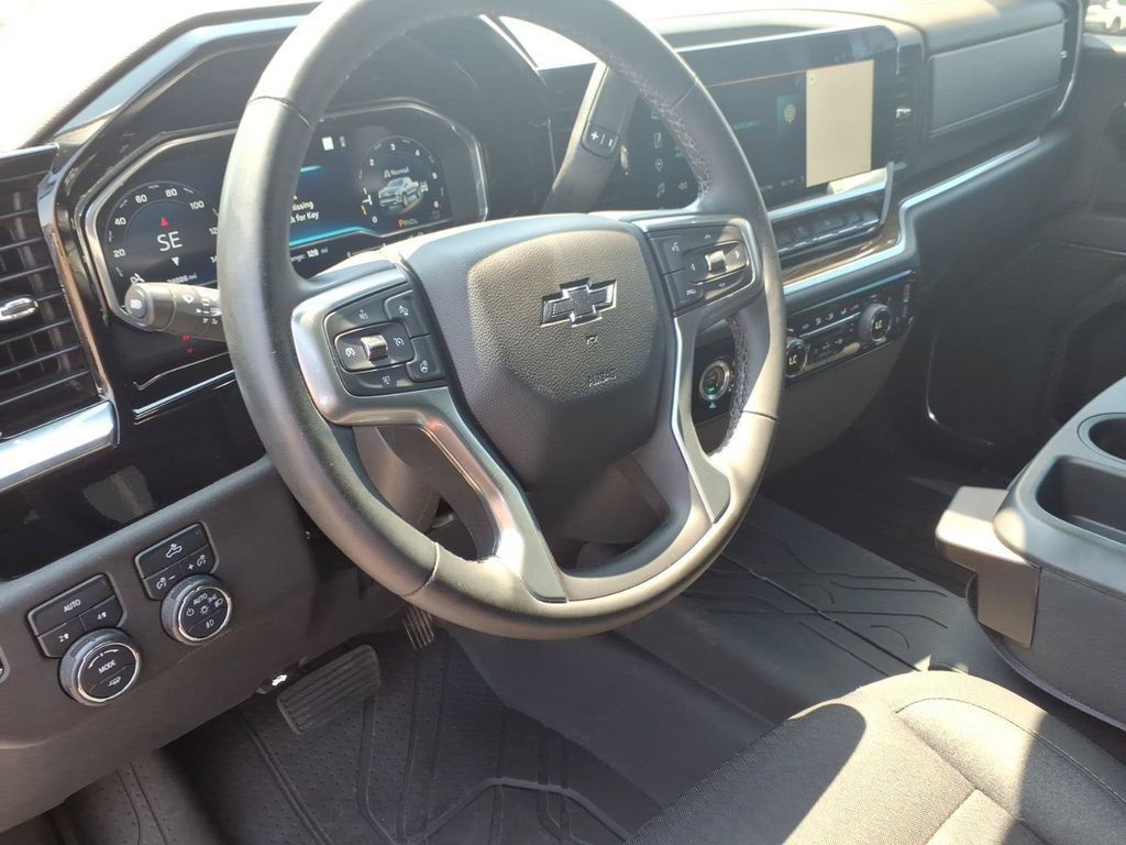 Used 2023 Chevrolet Silverado 1500 RST w/ Rally Edition AWD/4WD image 18
