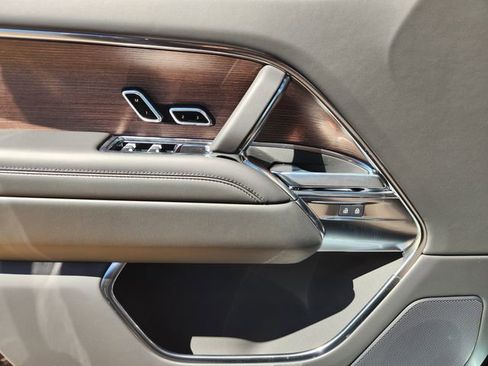 New 2026 Land Rover Range Rover SE image 16