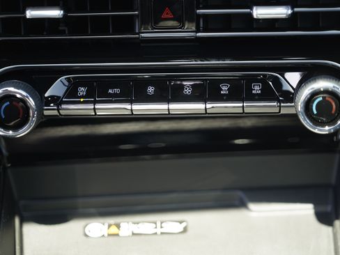 New 2026 Chevrolet Suburban High Country AWD/4WD image 32
