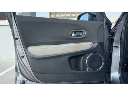 Used 2019 Honda HR-V EX image 12