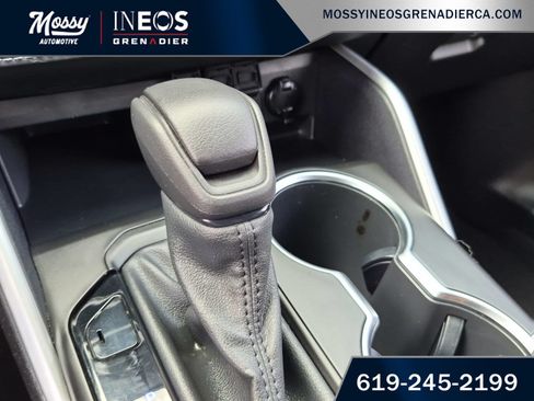 Used 2021 Toyota Highlander L FWD image 19