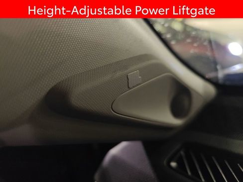 Used 2022 Toyota RAV4 Limited image 11