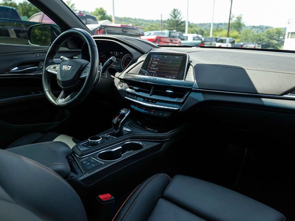 Used 2025 Cadillac CT4 V AWD/4WD image 33