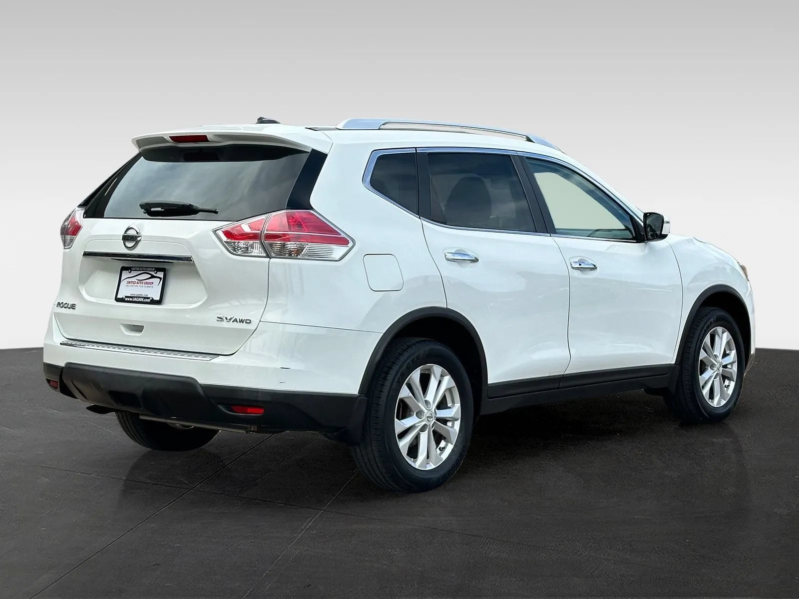 Used 2016 Nissan Rogue SV AWD/4WD image 7