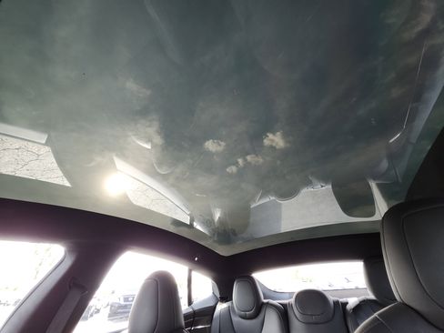 Used 2022 Tesla Model S AWD/4WD image 8