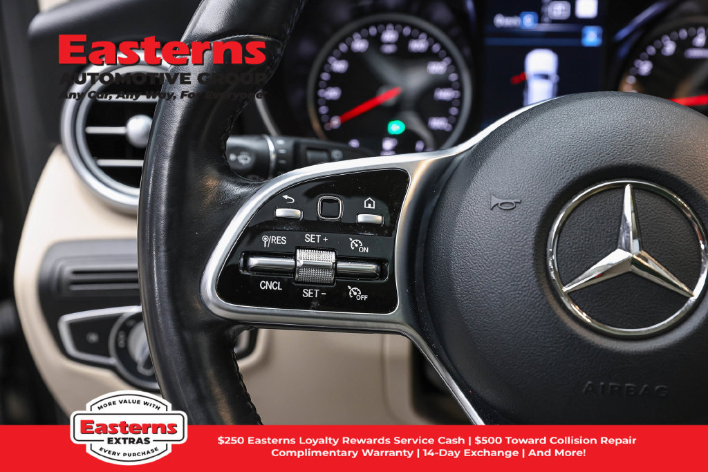 Used 2022 Mercedes-Benz GLC 300 4MATIC w/ Multimedia Package Lite image 16