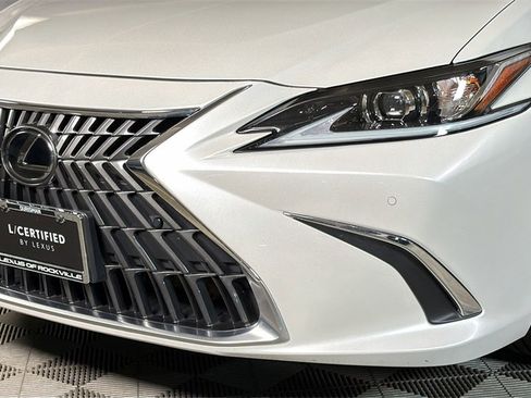 Certified 2024 Lexus ES 350 w/ Premium Package image 3