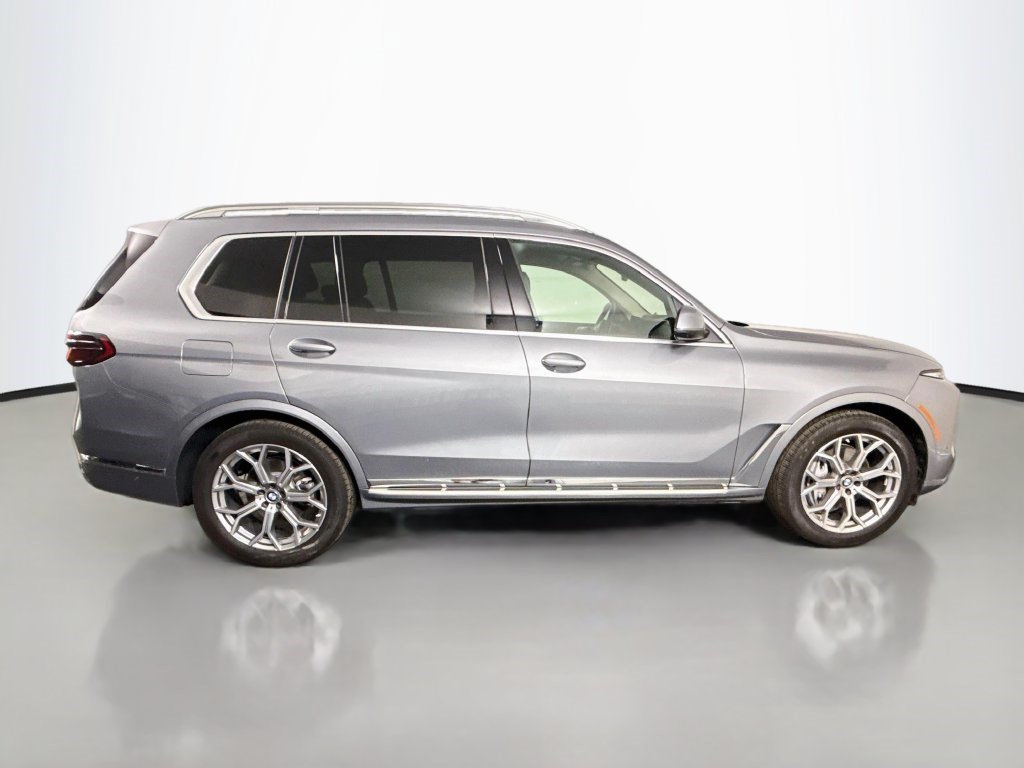 Used 2026 BMW X7 xDrive40i AWD/4WD image 11
