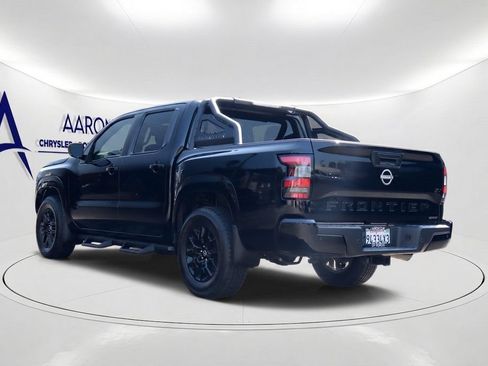 Used 2023 Nissan Frontier SV w/ Midnight Edition Package RWD image 7