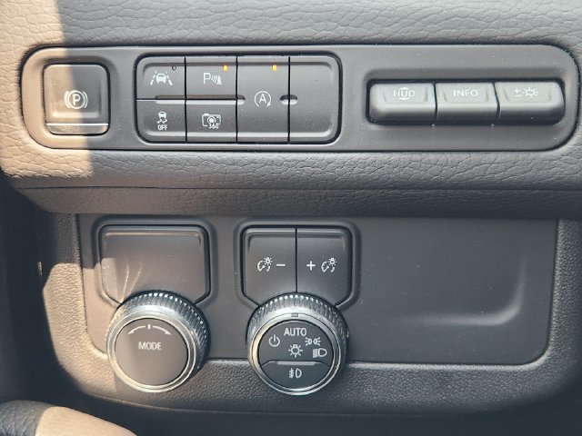 Used 2024 GMC Yukon XL Denali RWD image 20