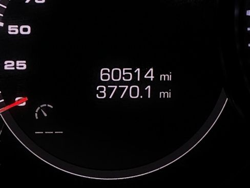 Used 2018 Porsche Panamera image 21