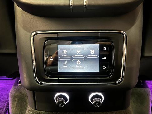 Used 2019 Bentley Bentayga image 61