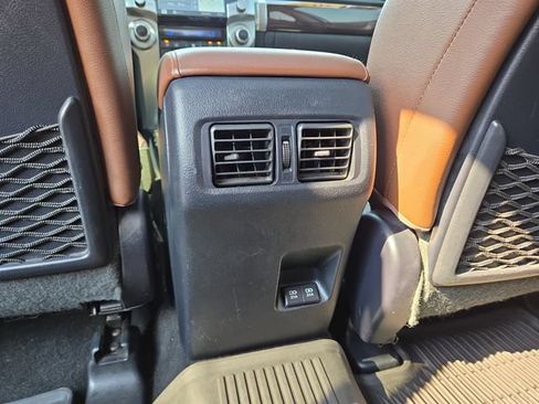 Used 2022 Toyota 4Runner Limited AWD/4WD image 32