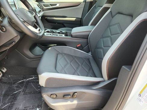 Used 2025 Volkswagen Atlas Peak Edition SE image 10