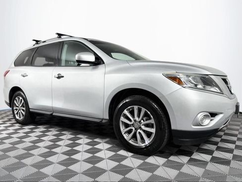 Used 2013 Nissan Pathfinder SV AWD/4WD image 26