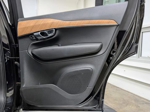 Used 2025 Volvo XC90 B6 Plus image 25