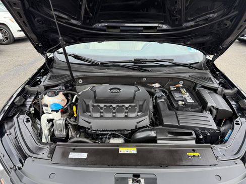 Used 2018 Volkswagen Passat 2.0T SE FWD image 32